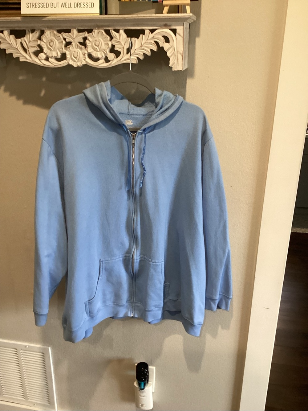 GUC - Light Blue Zip-Up Hoodie - Sz 26/28w!